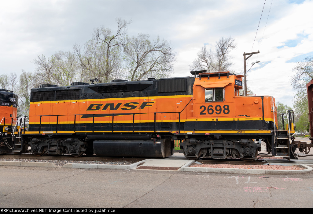BNSF 2698